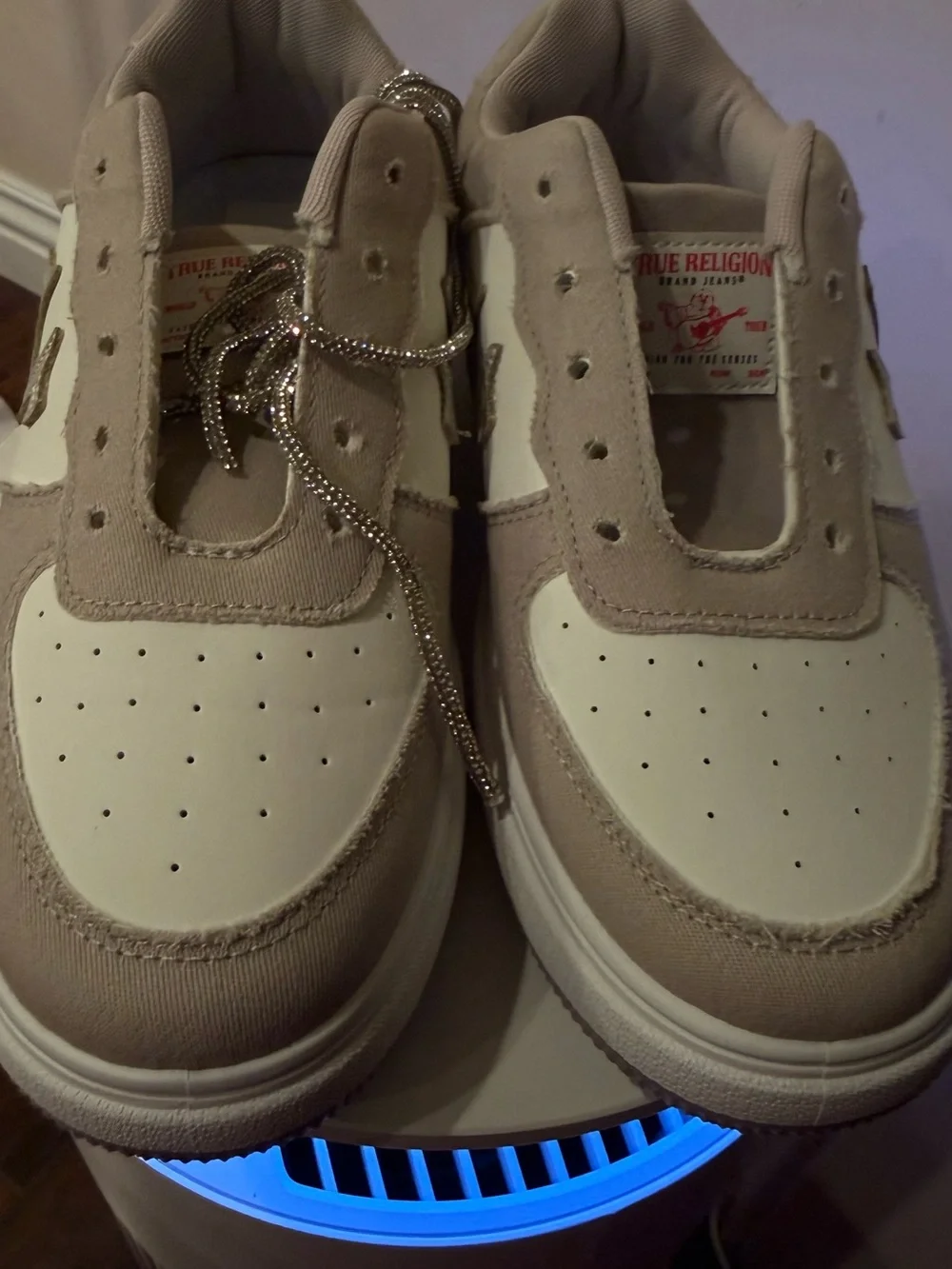 True Religion women’s Cream Low-Top Sneakers with Crystal style Laces